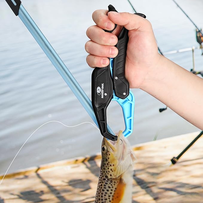 Mossy Oak Fishing Tools Kit- Fishing Plier, Fish Lip Gripper, Multifunctional Fishing Hook Remover with Lanyards Sheath, Saltwater Resistant Fishing Accessories & Equipment, Fishing Gifts for Men